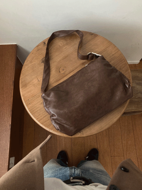 Leather shoulder bag (2color)